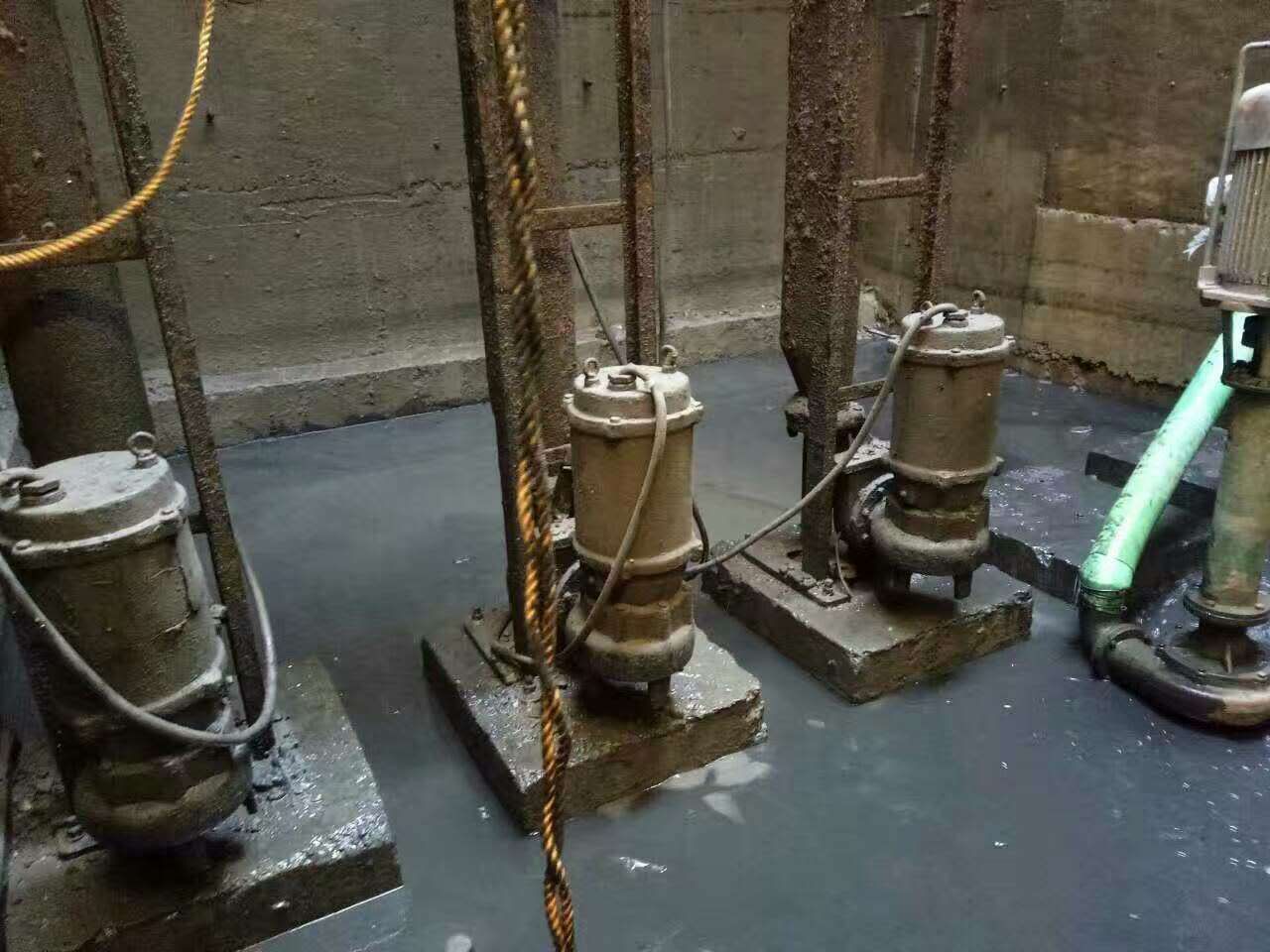 吕梁污水池清理